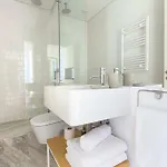Luxury T.m. Penthouse With A View דירה